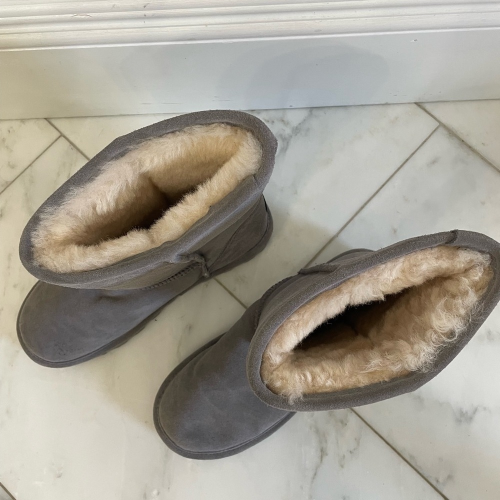 BearPaw, women’s size 10 gray sheepskin suede leather fleece line comfort boots - Picture 2 of 15